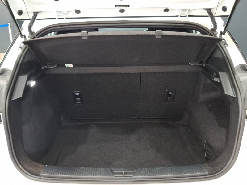 MG MG4 51Kwh Se Hatchback 170 Ps White #18