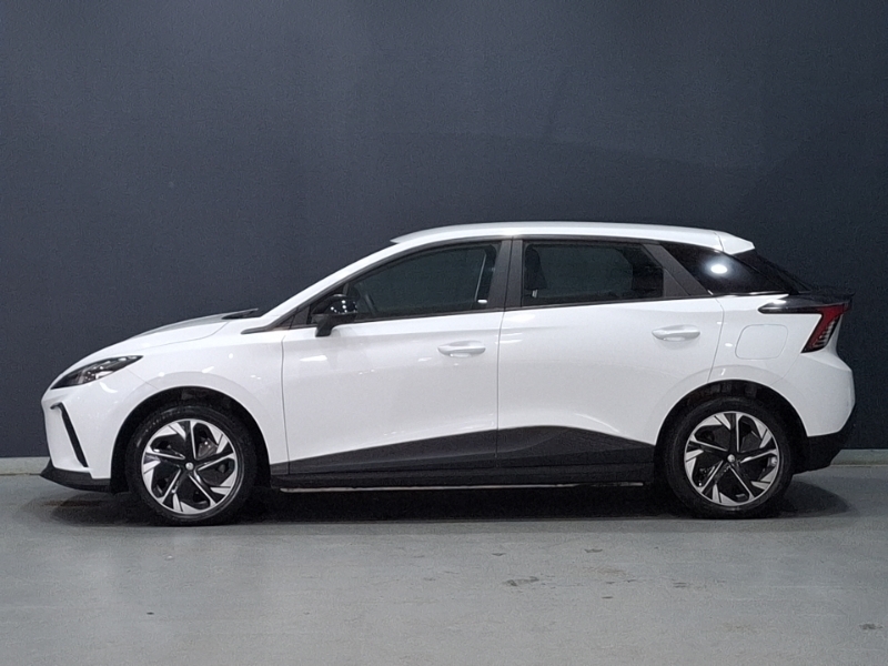 MG MG4 150Kw Se Ev Long Range 64Kwh White #4