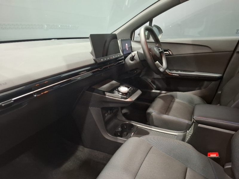MG MG4 150Kw Se Ev Long Range 64Kwh White #5