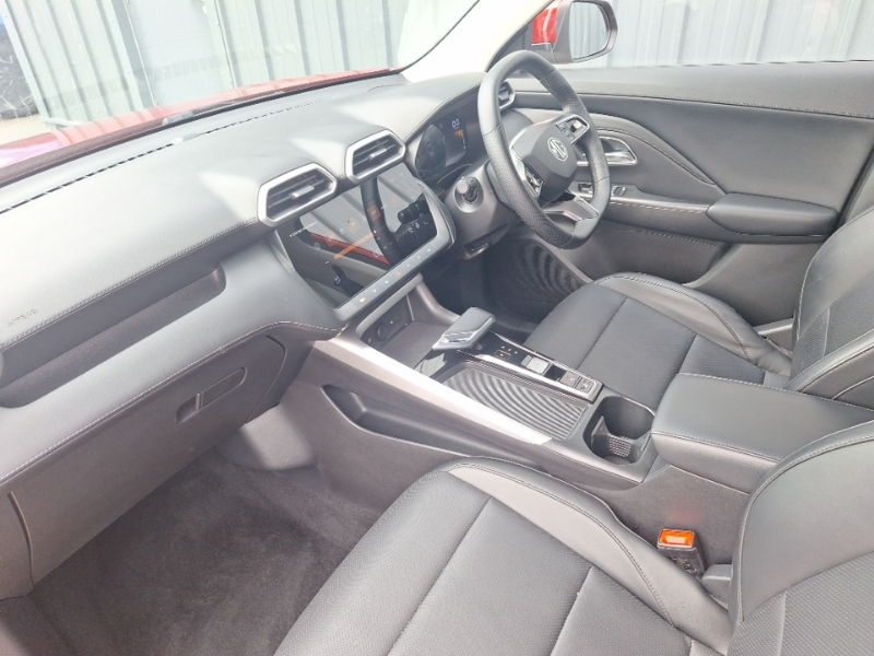 MG ZS 1.5 Hybrid Trophy Red #5