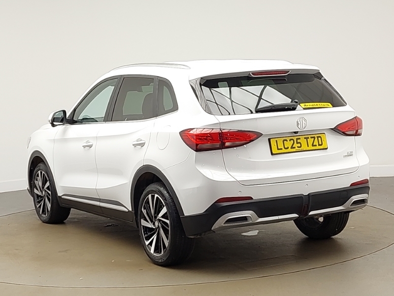 MG ZS 1.5 Hybrid Trophy White #2