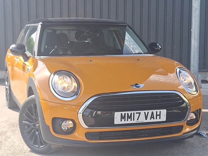 Mini Clubman 1.5 Cooper Black Pack 6Dr Orange