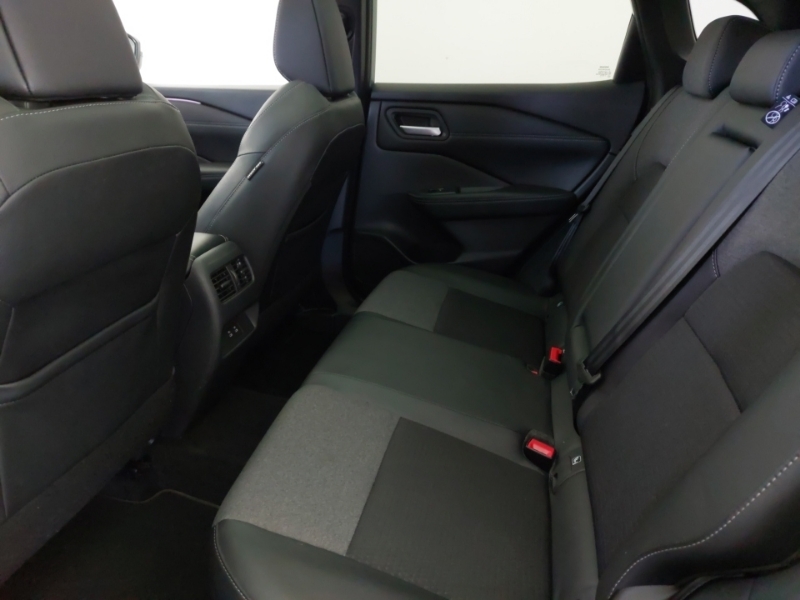 Nissan Qashqai 1.3 Dig-t Mh N-connecta Glass Roof SM25XYL Silver #6