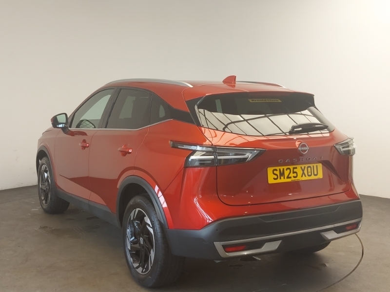 Nissan Qashqai 1.3 Dig-t Mh N-connecta Red #2