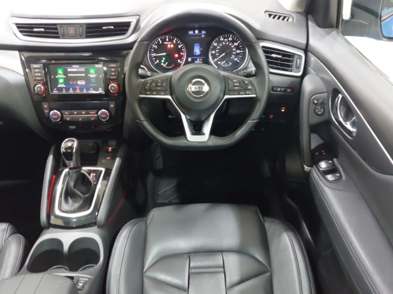 Nissan Qashqai Qashqai Red #8