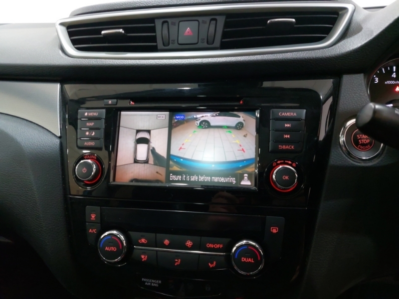 Nissan Qashqai Qashqai Red #9