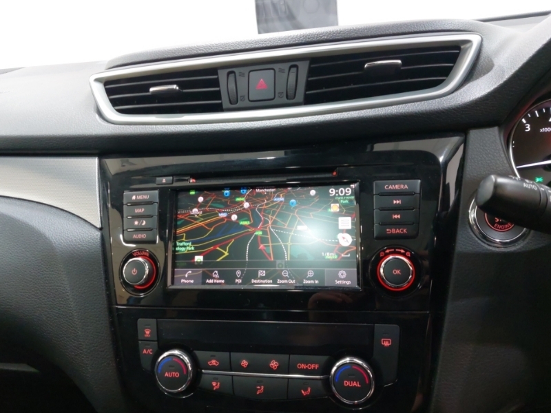 Nissan Qashqai Qashqai Red #10
