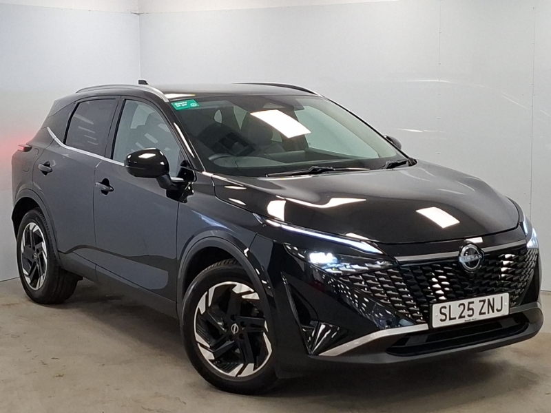 Nissan Qashqai 1.3 Dig-t Mh 158 N-connecta Xtronic Black