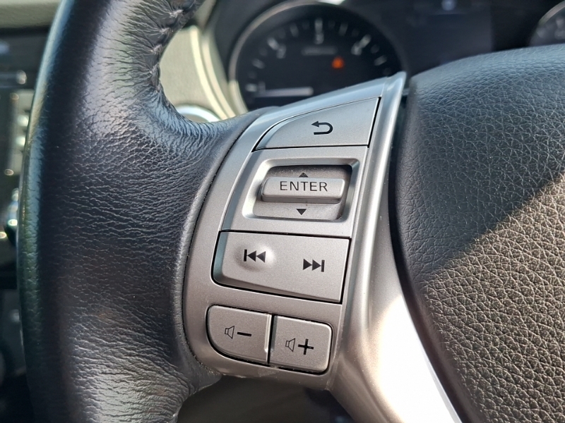 Nissan X-Trail Tekna Green #12