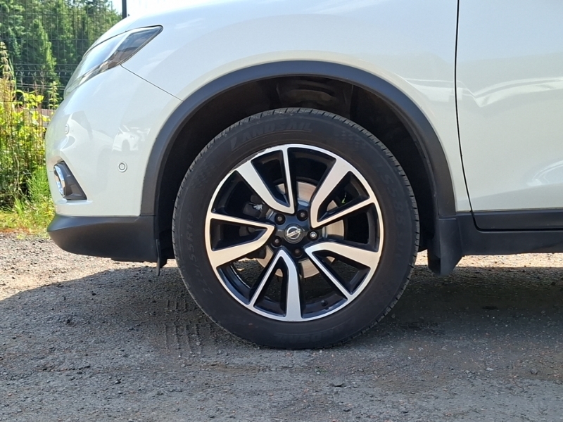 Nissan X-Trail Tekna Green #19