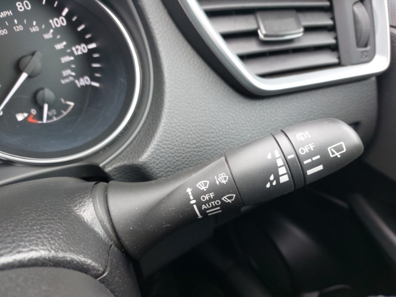 Nissan Qashqai 1.2Bm Ncon Silver #17