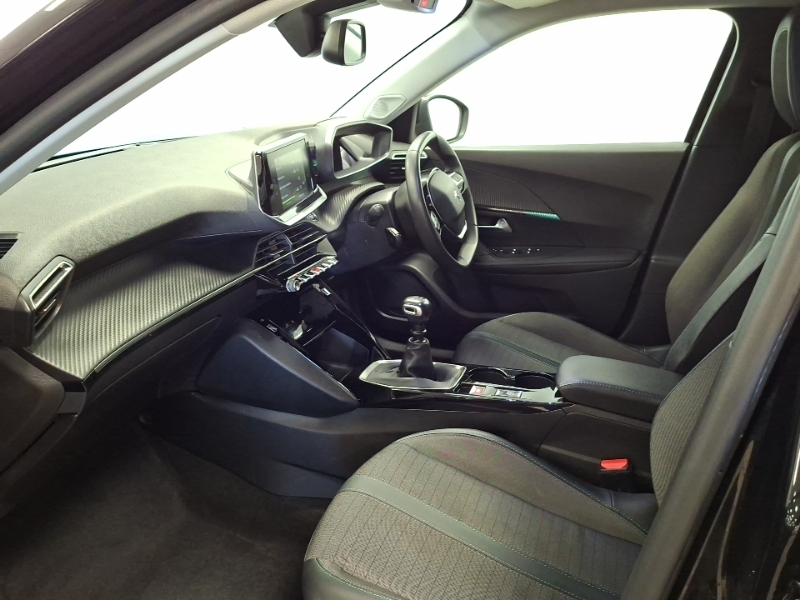 Peugeot 2008 1.2 Puretech Allure Premium Black #5
