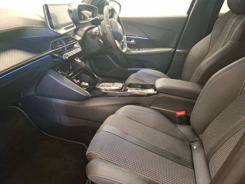 Peugeot 2008 1.2 Puretech 130 Gt Eat8 Black #5