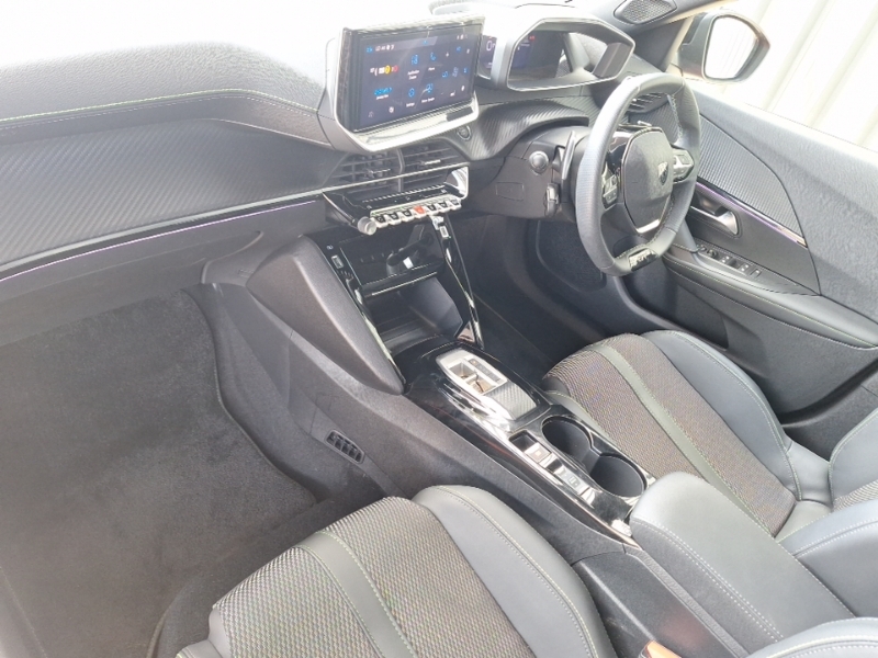 Peugeot 2008 1.2 Hybrid 136 Gt E-dsc6 Red #5