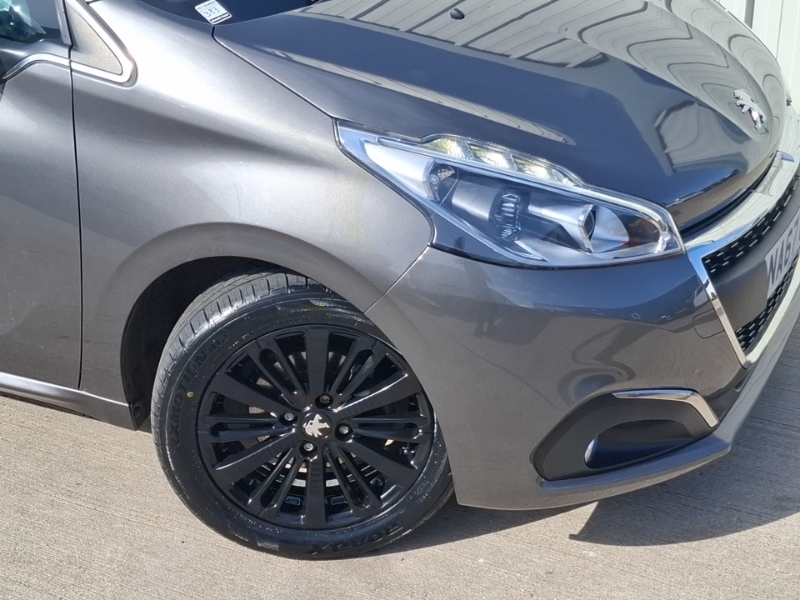 Peugeot 208 Hatchback Black #19