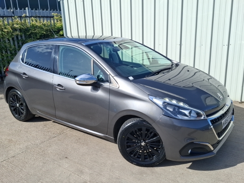 Peugeot 208 Hatchback Black #7