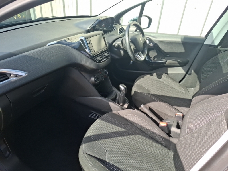 Peugeot 208 Hatchback Black #5
