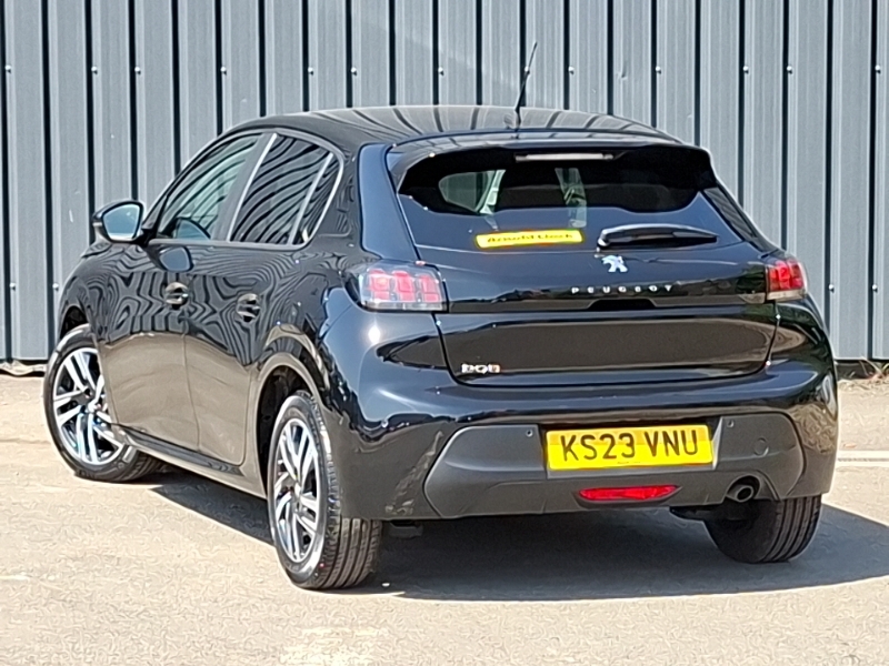 Peugeot 208 1.2 Puretech 100 Active Premium Eat8 Black #2