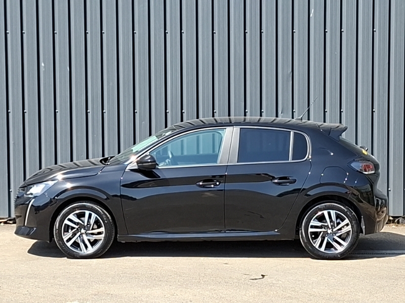 Peugeot 208 1.2 Puretech 100 Active Premium Eat8 Black #4
