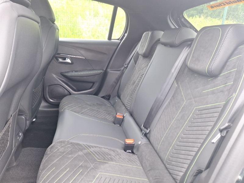 Peugeot 208 1.2 Puretech 100 Gt Premium Black #6