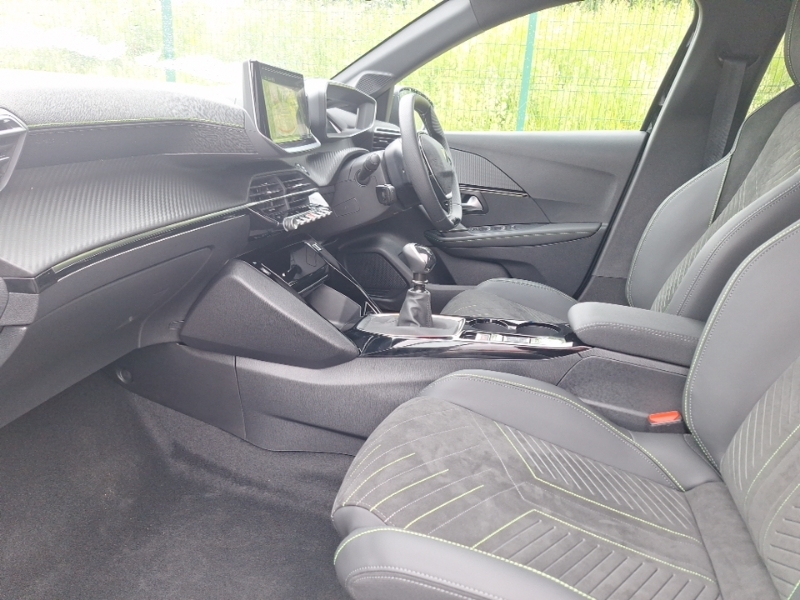Peugeot 208 1.2 Puretech 100 Gt Premium Black #5
