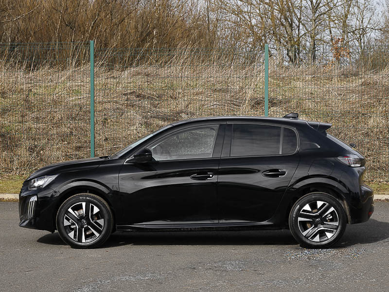 Peugeot 208 1.2 Hybrid 100 Allure E-dsc6 Black #4