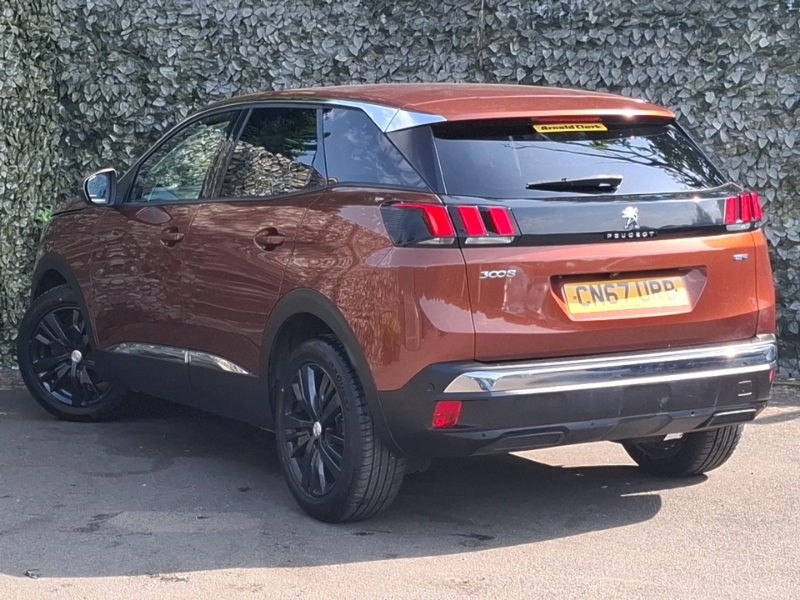 Peugeot 3008 1.2 Puretech Allure Brown #2