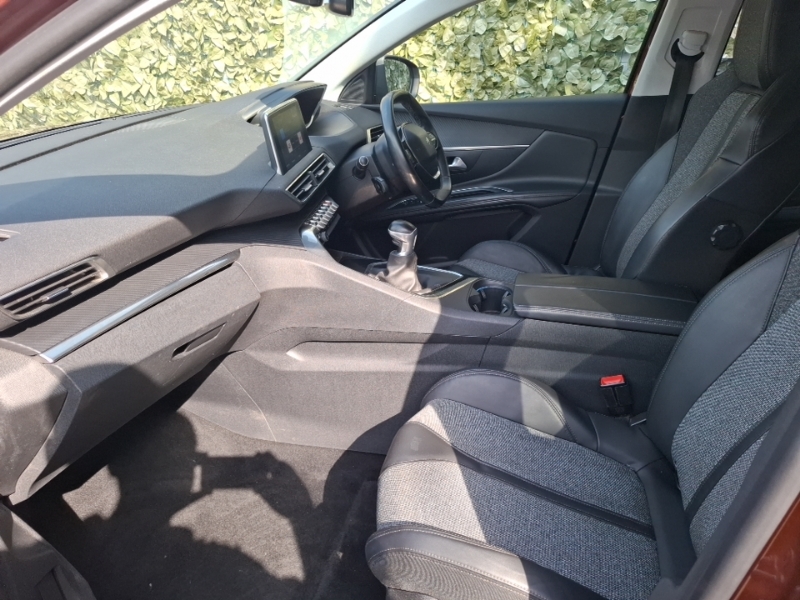 Peugeot 3008 1.2 Puretech Allure Brown #5
