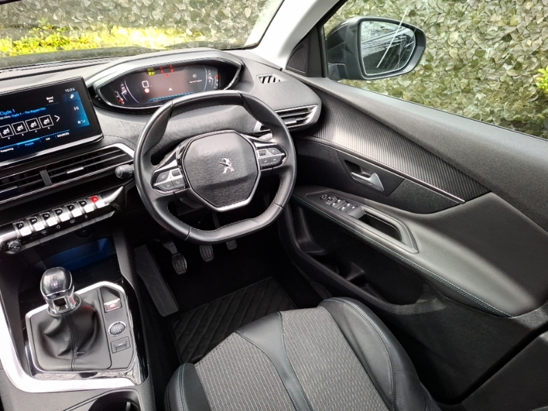 Peugeot 3008 Hatchback Red #10