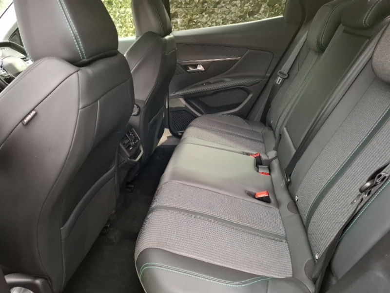 Peugeot 3008 1.5 Bluehdi Allure Black #6