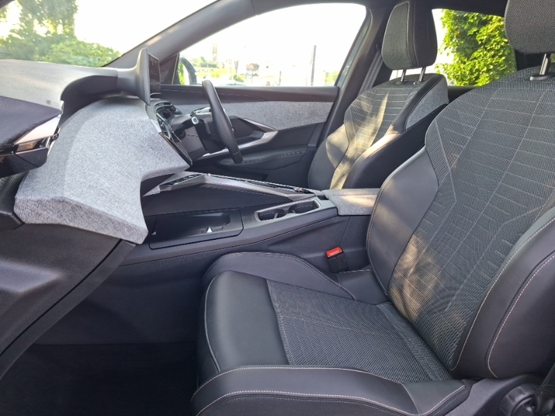 Peugeot 3008 157Kw Allure 73Kwh Blue #5