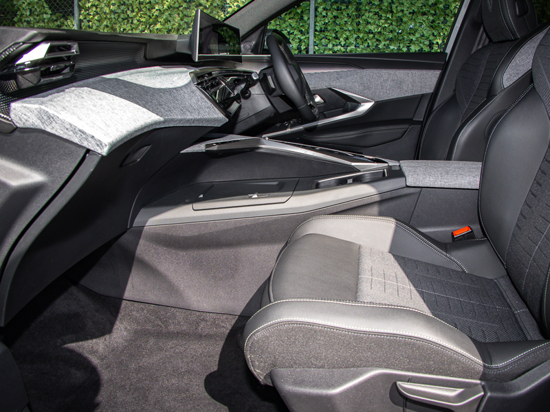 Peugeot 3008 157Kw Gt 73Kwh White #3