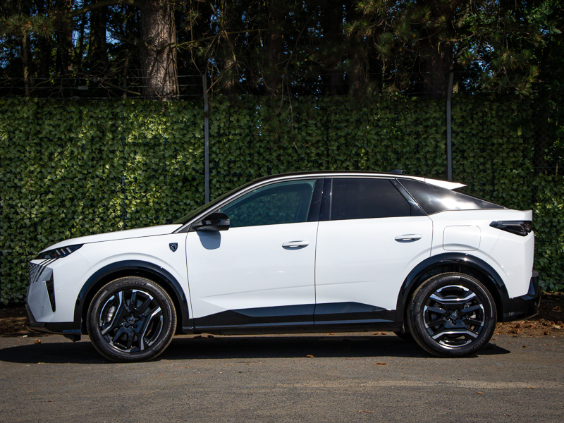 Peugeot 3008 157Kw Gt 73Kwh White #4