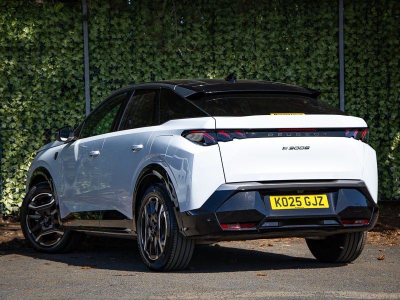 Peugeot 3008 157Kw Gt 73Kwh White #2