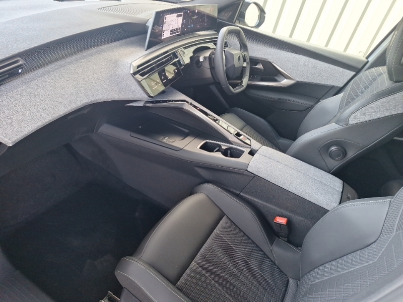Peugeot 3008 157Kw Gt 73Kwh Grey #5