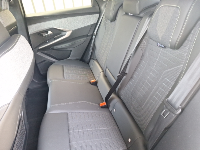 Peugeot 3008 157Kw Gt 73Kwh Grey #6