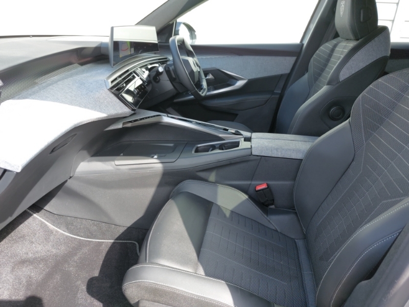 Peugeot 3008 1.2 Hybrid 145 Gt E-dsc6 Grey #5