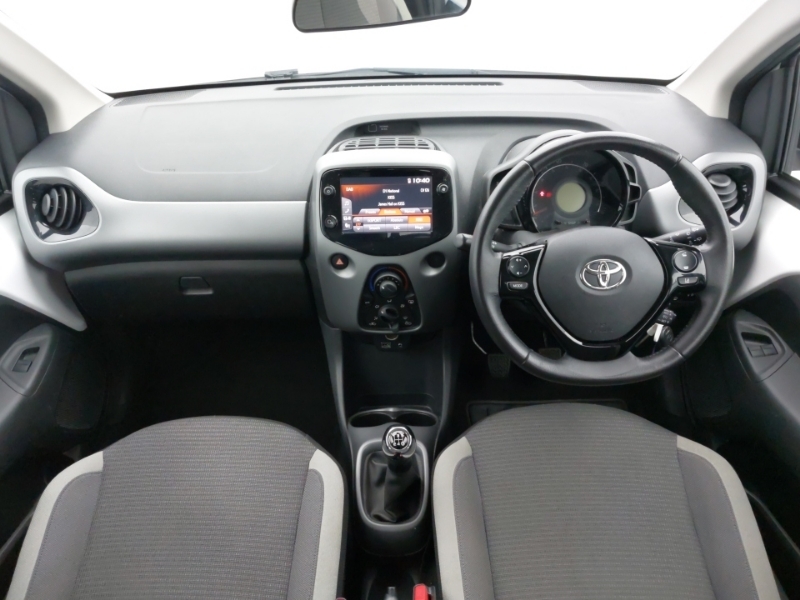 Toyota Aygo 1.0 Vvt-i X-play Tss White #3
