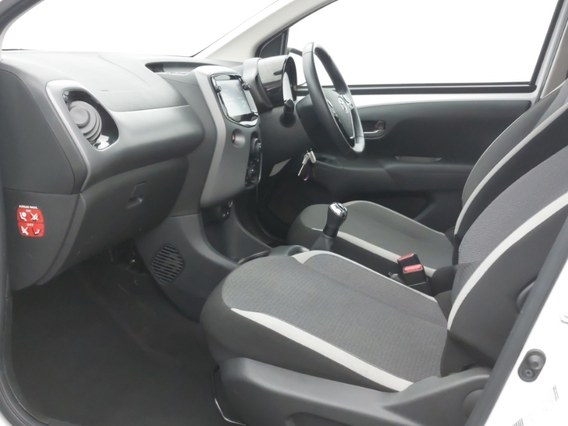 Toyota Aygo 1.0 Vvt-i X-play Tss White #5