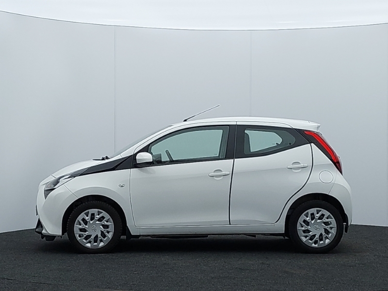 Toyota Aygo 1.0 Vvt-i X-play Tss White #4
