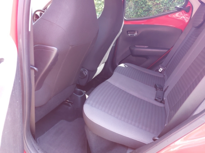 Toyota Aygo 1.0 Vvt-i X-trend Red #6