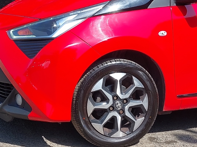 Toyota Aygo Hatchback White #20