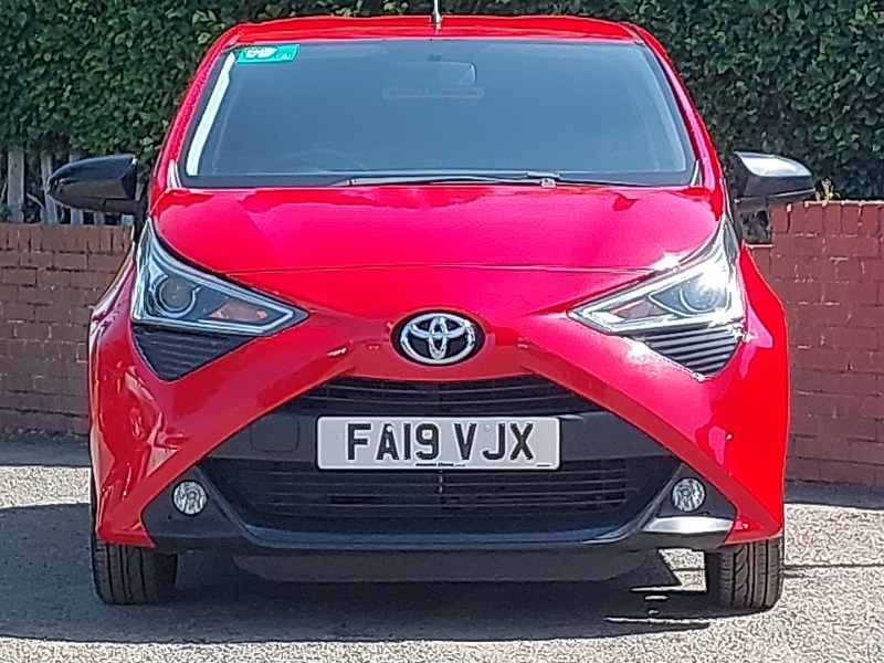Toyota Aygo Hatchback White #14