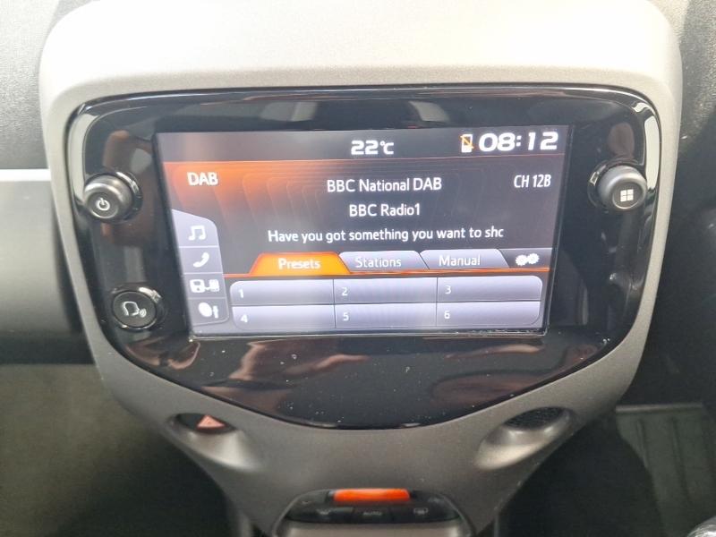 Toyota Aygo Hatchback White #11