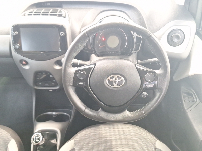 Toyota Aygo Hatchback White #8