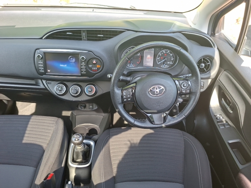 Toyota Yaris 1.0 Active  #8
