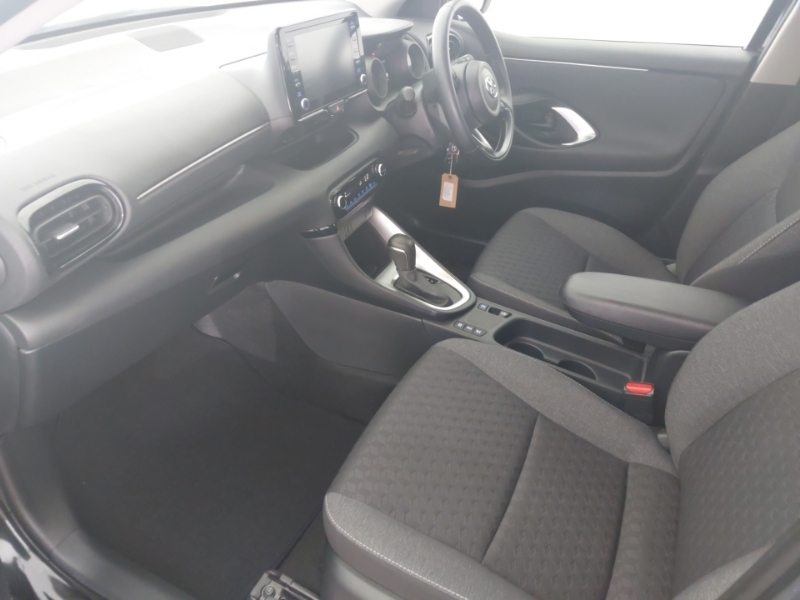 Toyota Yaris 1.5 Hybrid Design Cvt GK23RYX Black #5