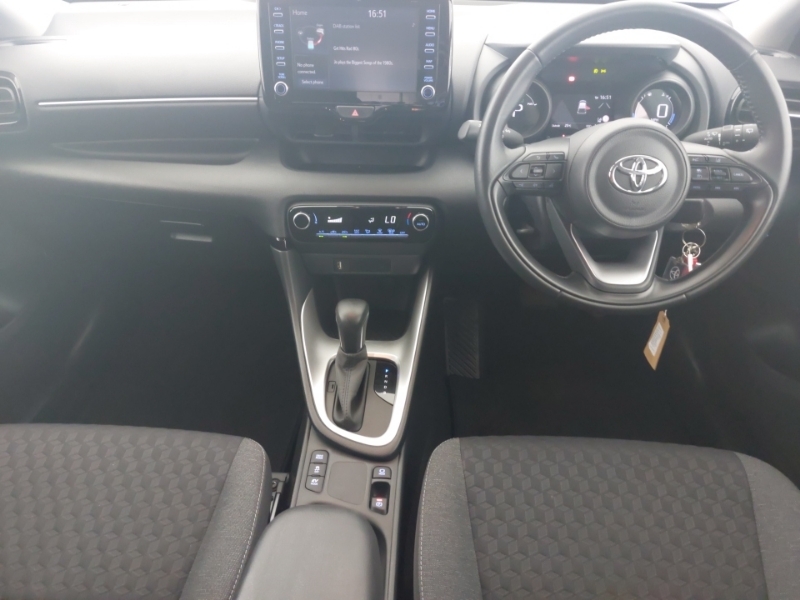 Toyota Yaris 1.5 Hybrid Design Cvt GK23RYX Black #3