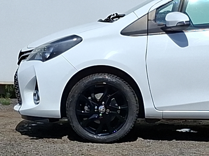 Toyota Yaris Hatchback White #19