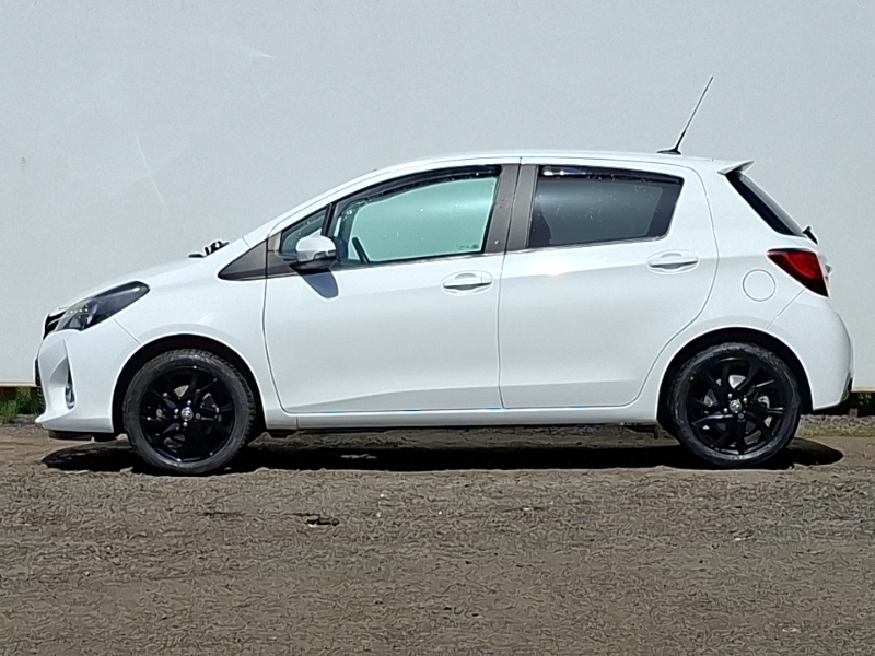 Toyota Yaris 1.33 Vvt-i Design White #4